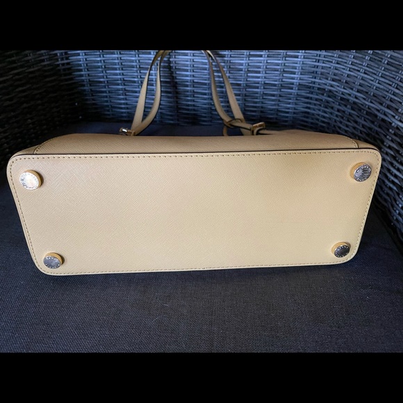 Yellow MK Michael Kors tote bag - Picture 8 of 8